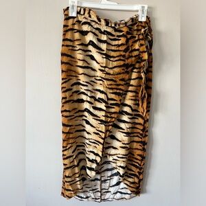 F21 Tiger Print Women's Skirt and top